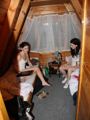Kinky naked teenagers sharing the small bathroom together